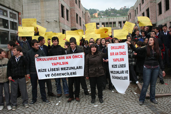 Rize Lisesi öğrencilerinden eylem
