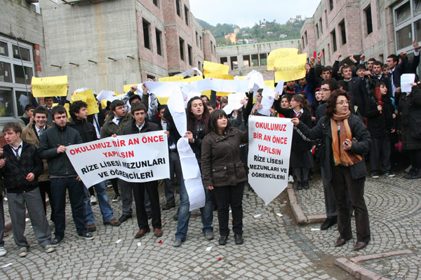Rize Lisesi öğrencilerinden eylem