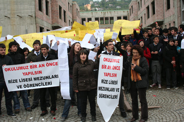 Rize Lisesi öğrencilerinden eylem