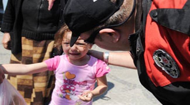 ANNESİ İÇİN GÖZYAŞI DÖKTÜ