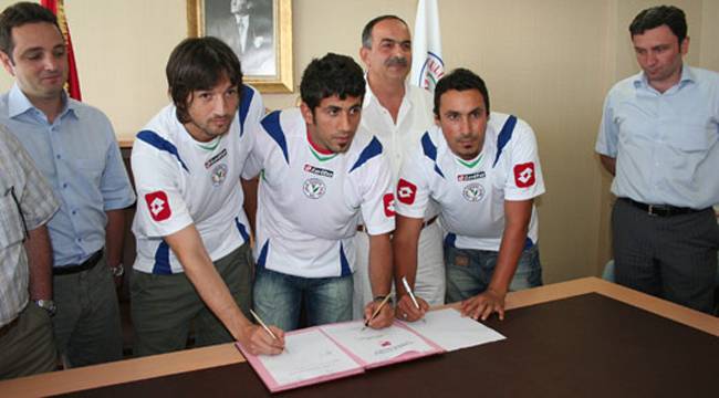 ÇAYKUR RİZESPOR'DA İMZA ŞOV