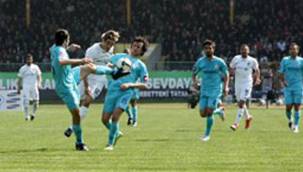 ÇAYKUR RİZESPOR, SAKARYA'YI 1-0 YENDİ