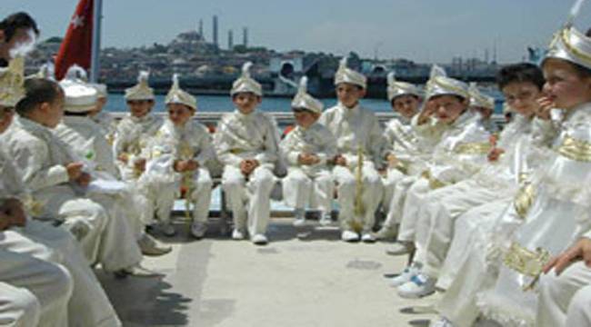 ÇOCUKLARIN ERKEN SÜNNET EDİLMESİNİN FAYDALARI