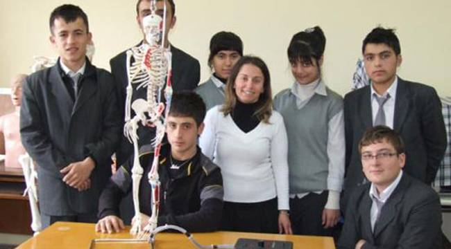 FINDIKLILI ÖĞRENCİLERDEN KONUŞAN İSKELET