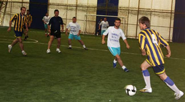 HANDÜZÜ FUTBOL TURNUVASI'NDA FİNALİSTLER BELLİ OLDU