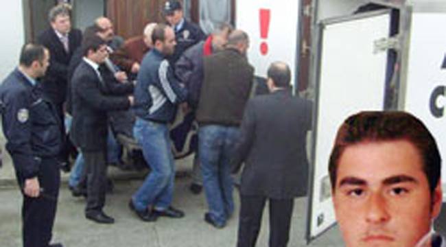 İNTİHAR EDEN GENCİN CESEDİNİ ERSUN YANAL BULDU