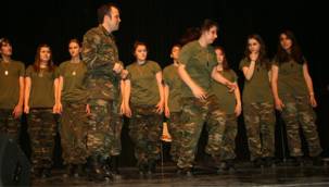 KADINLIK BİZDE KALSIN TİYATRO SEVERLERLE BULUŞTU