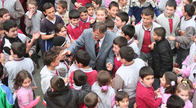 KENAN BIYIK'A, ÖĞRENCİLERDEN YOĞUN İLGİ