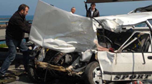 RİZE'DE KAZA: 2 ÖLÜ, 2 YARALI