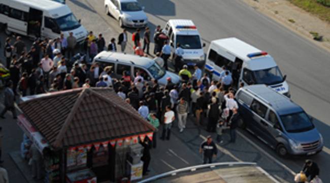 RİZE'DE MİNİBÜSÇÜLER KAVGA ETTİ