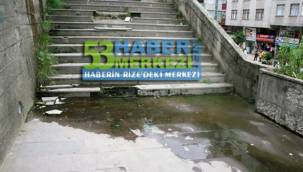 ŞEHRİN GÖBEĞİNE BU MERDİVENLER YAKIŞIYOR MU?