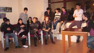 2010'UN İLK TİYATRO OYUNLARI YİNE RİGG'DEN