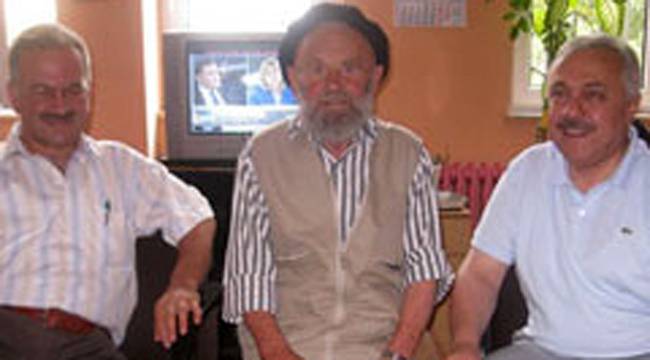 81 YAŞINDAKİ RİZELİ DEDENİN EHLİYET AZMİ