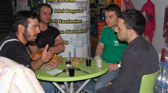 AK İŞ HANI SAKİNLERİNDEN İFTAR YEMEĞİ