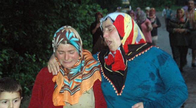 ÇAYELİ'NDE HEYELAN: 2 ÖLÜ