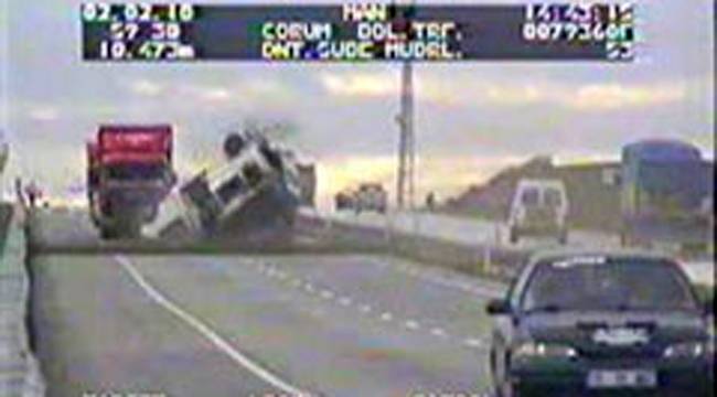 ÇORUM'DAKİ KAZA SANİYE SANİYE GÖRÜNTÜLENDİ