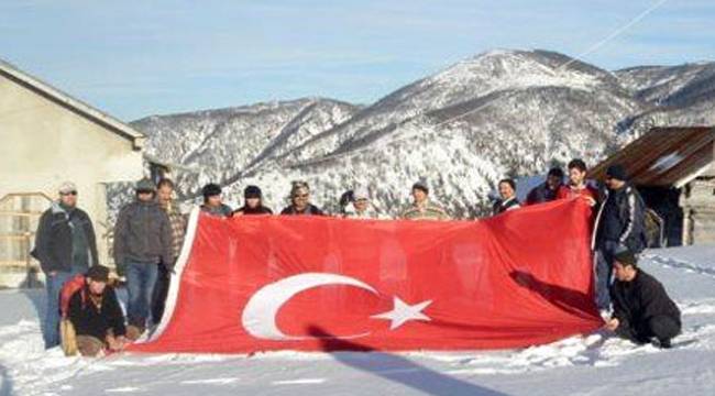 DOĞA SEVERLERDEN HANDÜZÜ'NE 8 SAATLİK YÜRÜYÜŞ