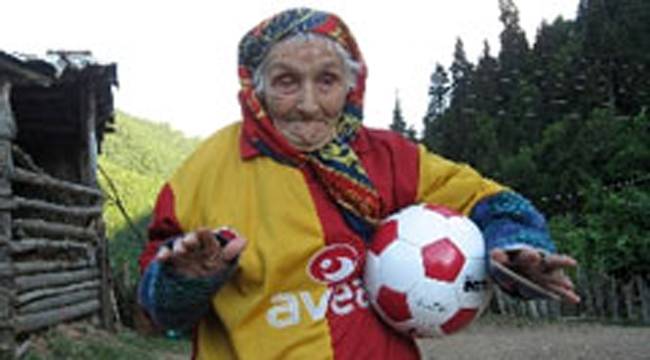 FANATİK GALATASARAYLI 105'LİK NİNE