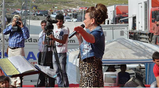 HÜLYA POLAT OVİT KONSERİ