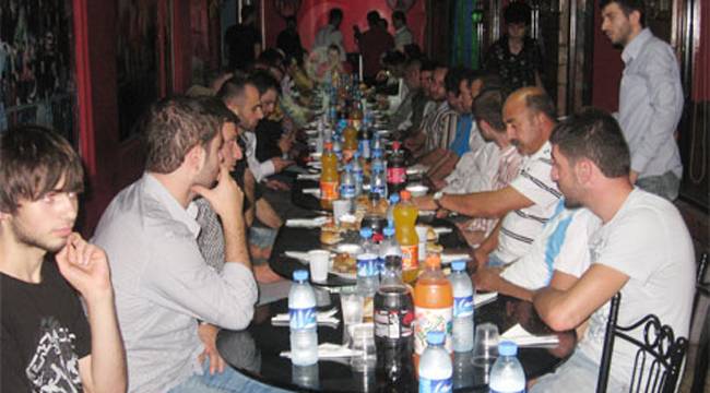 MEKANSIZLAR'DAN İFTAR YEMEĞİ