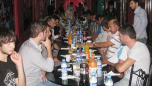 MEKANSIZLAR'DAN İFTAR YEMEĞİ