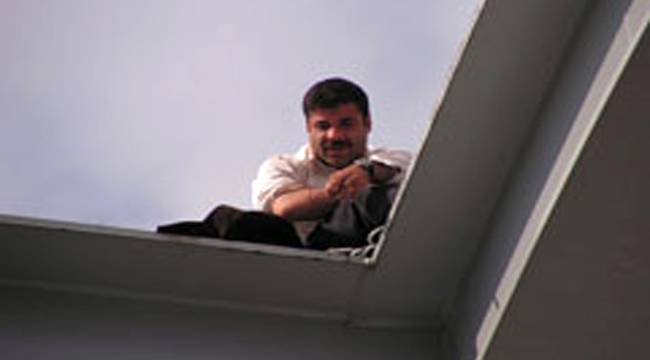 MEŞHUR ÜST GEÇİTTE YİNE İNTİHAR SHOW