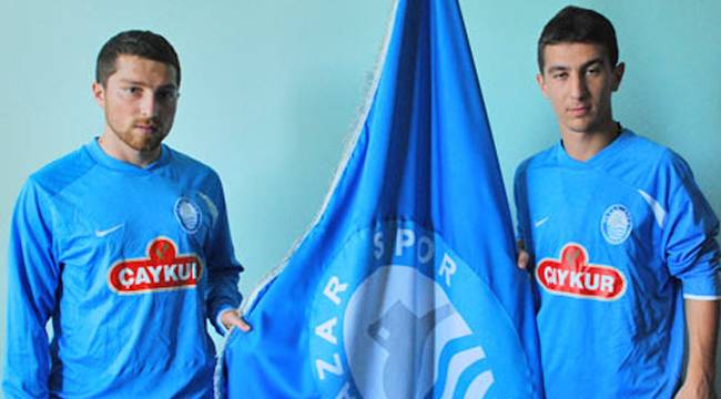 PAZARSPOR 2 OYUNCUYU RENKLERİNE BAĞLADI