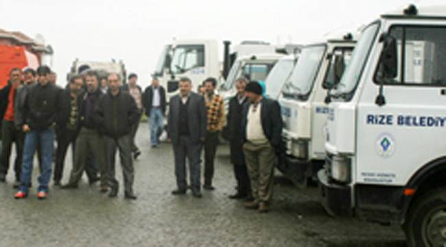 RİZE BELEDİYESİ TEMİZLİK İŞÇİLERİ EYLEMDE