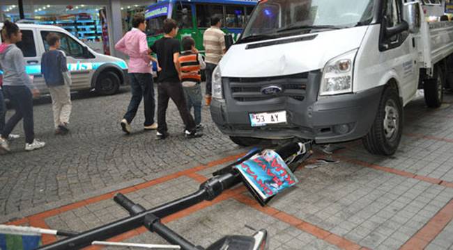 RİZE'DE FECİ KAZA: 1 AĞIR YARALI / VİDEO