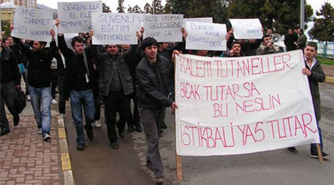 RİZE ÜNİVERSİTESİ ÖĞRENCİLERİNDEN EYLEM