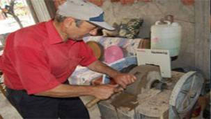 RİZELİ'DEN İLGİNÇ BIÇAK BİLEME ALETİ