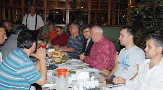 RİZESPOR YÖNETİMİ İFTARDA BASINLA BİRARAYA GELDİ