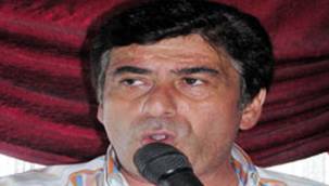 TURGUT KARAFAZLI BEYİN KANAMASI GEÇİRDİ