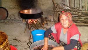YÜZYILLARDIR SÜREN GELENEK: PEKMEZ