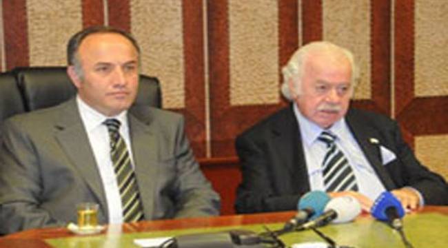 DEPREM DEDE AHMET METE IŞIKARA RİZE'DE / VİDEO