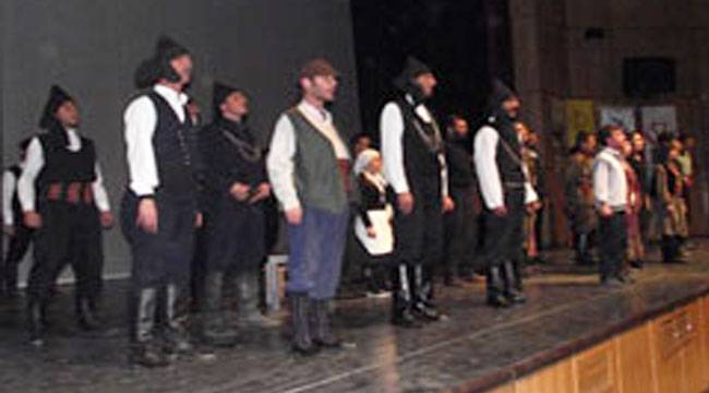 'EMİCE: İPSİZ RECEP' TİYATRO OYUNU SAHNELENDİ