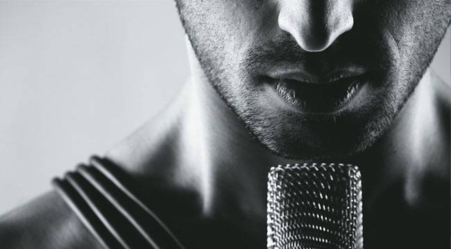 KENDİ KENDİNE KONUŞANA RADYOCU DERLER