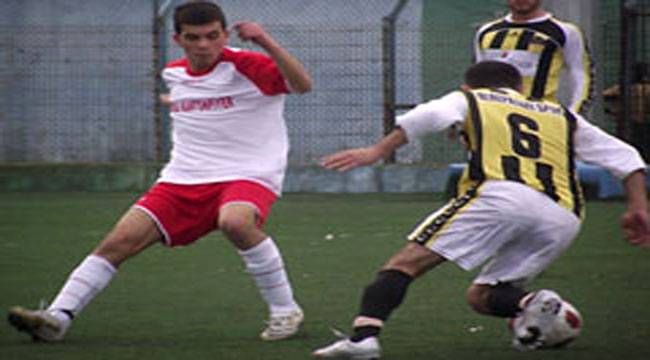 RİZE BELEDİYESPOR: 1 - DEREPAZARISPOR: 2