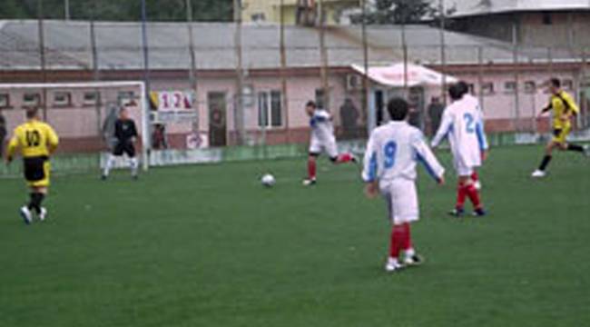 RİZE BELEDİYESPOR: 2 - ÇİFTLİKSPOR: 3