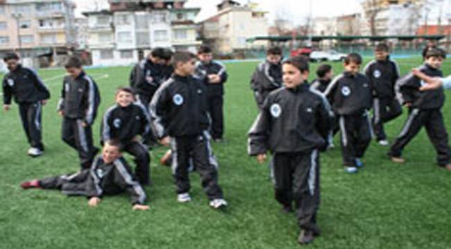 RİZE BELEDİYESPOR FUTBOLCU FABRİKASI GİBİ
