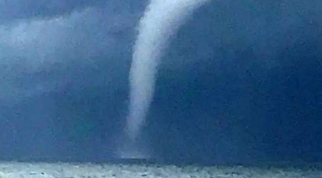 RİZE'DE, DENİZDE HORTUM MEYDANA GELDİ