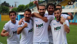 Pazarspor, Eskişehir'de gol oldu yağdı