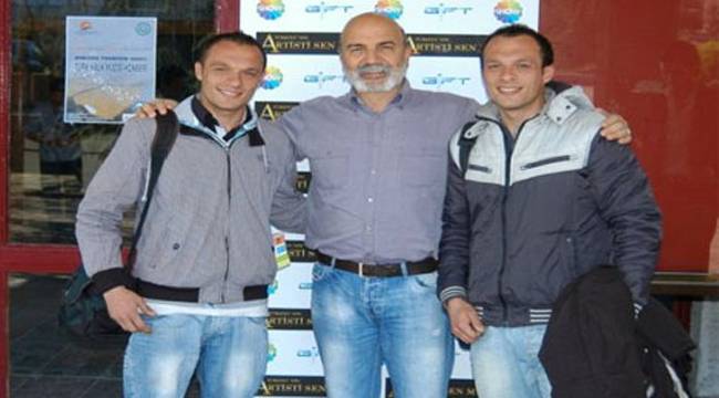 RİZELİ İKİZ KARDEŞLER ARTİST ELEMESİNİ GEÇTİ