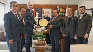 Ziraat Mühendislerinden Alim'e Teşekkür plaketi