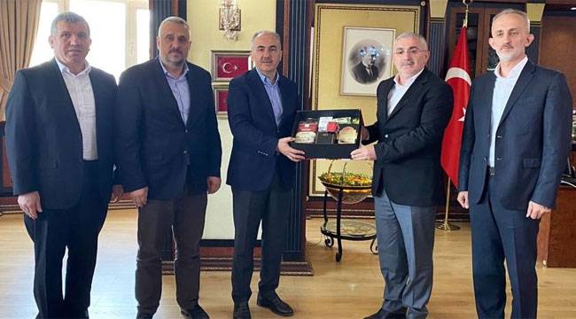 Öz Gıda-İş'ten Başkan Metin'e teşekkür ziyareti