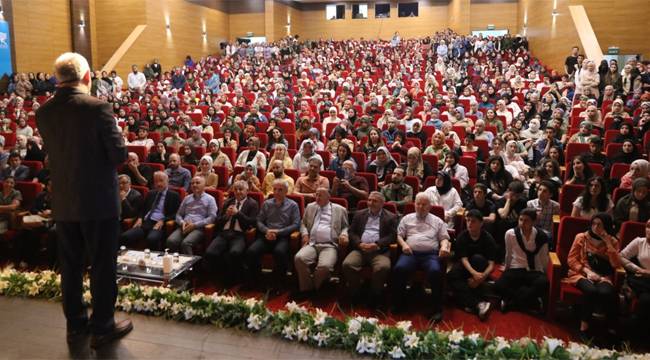 Başarı Bedel İster diyen Nurullah Genç Rize'de