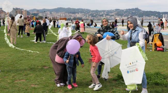 Rize Engelsiz Yaşam Derneği'nden uçurtma şenliği