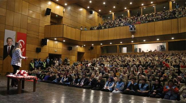 Rize'de Sabırlı Aileler, Mutlu Çocuklar konferansı düzenlendi