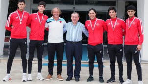 Avrupa Şampiyonu sporculara Alim'den ödül