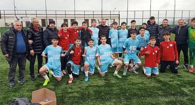 Rize Özel İdarespor U15 takımı Şampiyon oldu